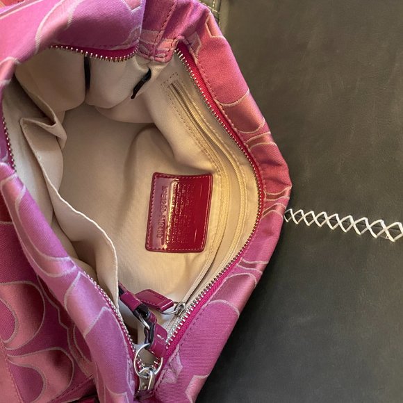 Coach shoulder bag - Picture 3 of 3